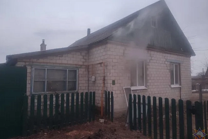 На пожаре в Буда-Кошелевском районе мужчина спас соседа